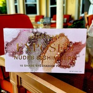COPY - ELLEN TRACY Exposed Nude & Shimmers  18 Eyeshadow Palette
